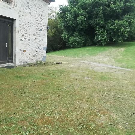 High Mill Lake - Etang De Brigueuil Bagian luar foto